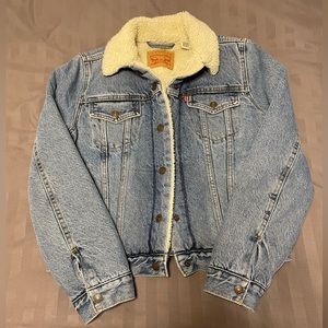 Women’s Levi’s ORIGINAL SHERPA TRUCKER JEAN JACKET Small